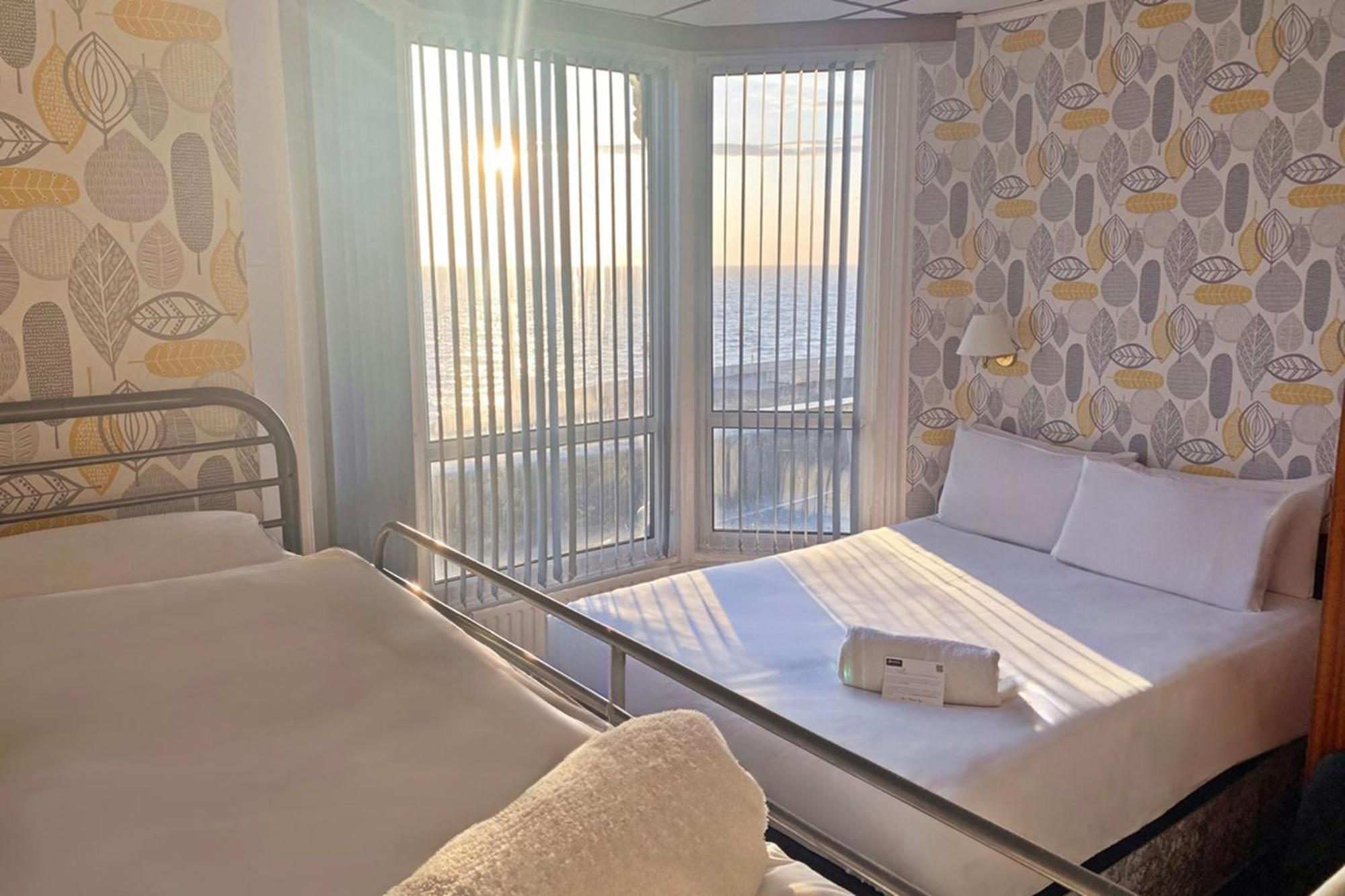 Bluewaters Hotel בלקפול מראה חיצוני תמונה
